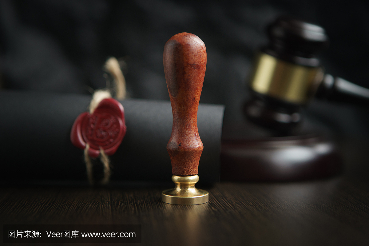 律师,公证人,公章,笔在桌上。法律将公证纸律师钢笔印章概念